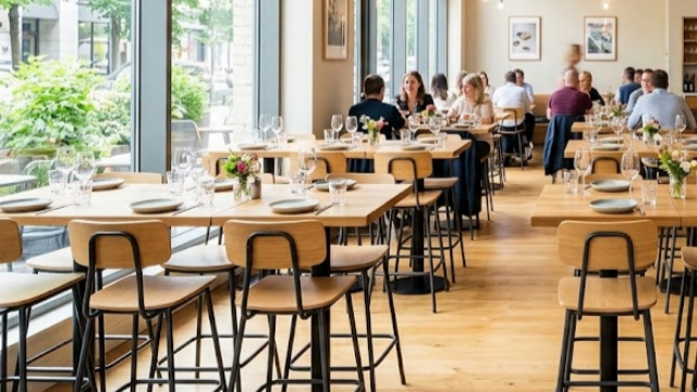 Chaises de restaurant en acier inoxydable: une touche moderne pour votre salle à manger